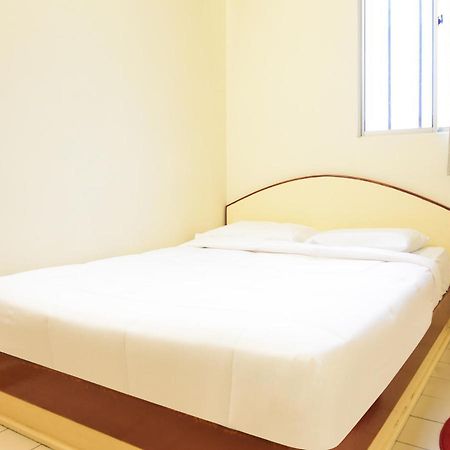 Spot On 89582 Evergreen Hotel Keningau Екстер'єр фото