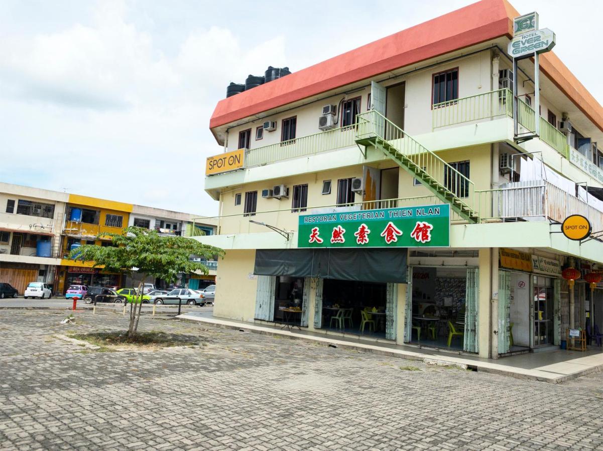 Spot On 89582 Evergreen Hotel Keningau Екстер'єр фото