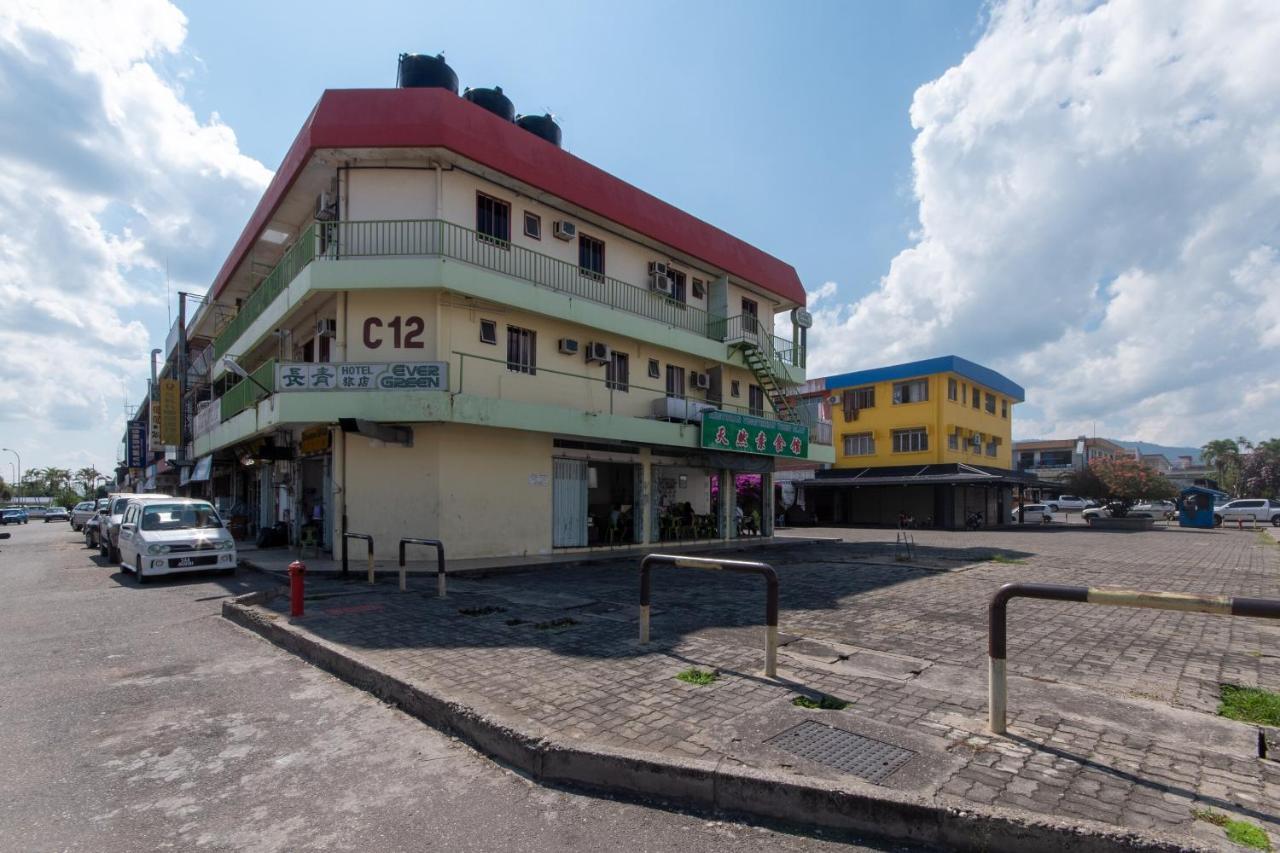 Spot On 89582 Evergreen Hotel Keningau Екстер'єр фото