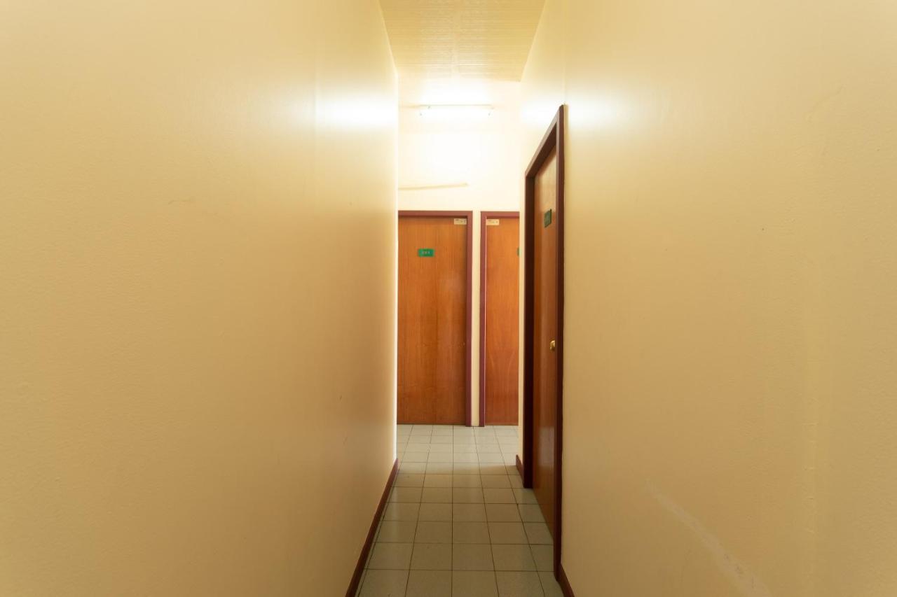 Spot On 89582 Evergreen Hotel Keningau Екстер'єр фото