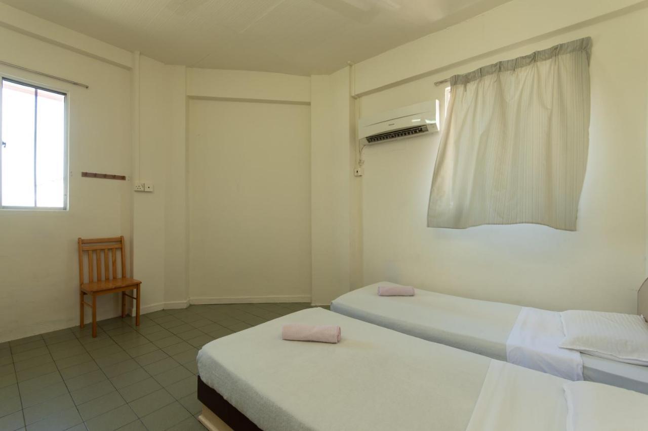 Spot On 89582 Evergreen Hotel Keningau Екстер'єр фото