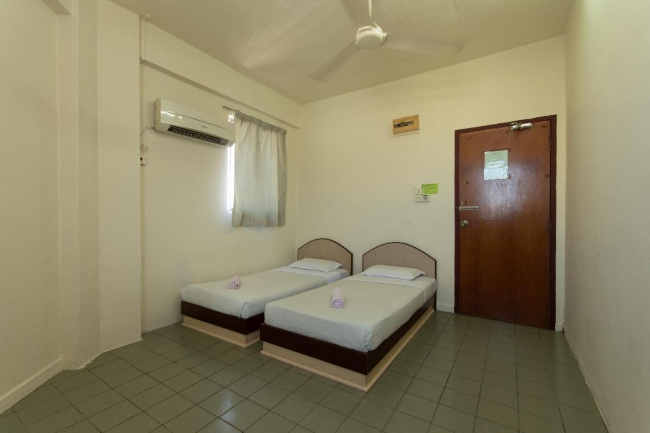 Spot On 89582 Evergreen Hotel Keningau Екстер'єр фото