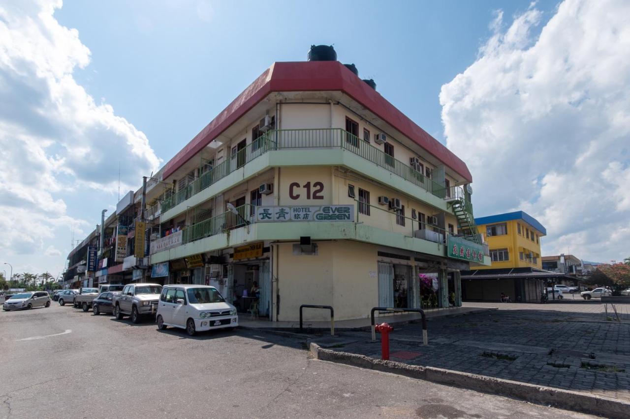 Spot On 89582 Evergreen Hotel Keningau Екстер'єр фото