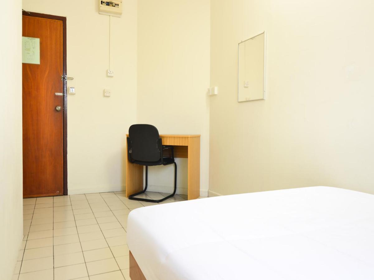 Spot On 89582 Evergreen Hotel Keningau Екстер'єр фото