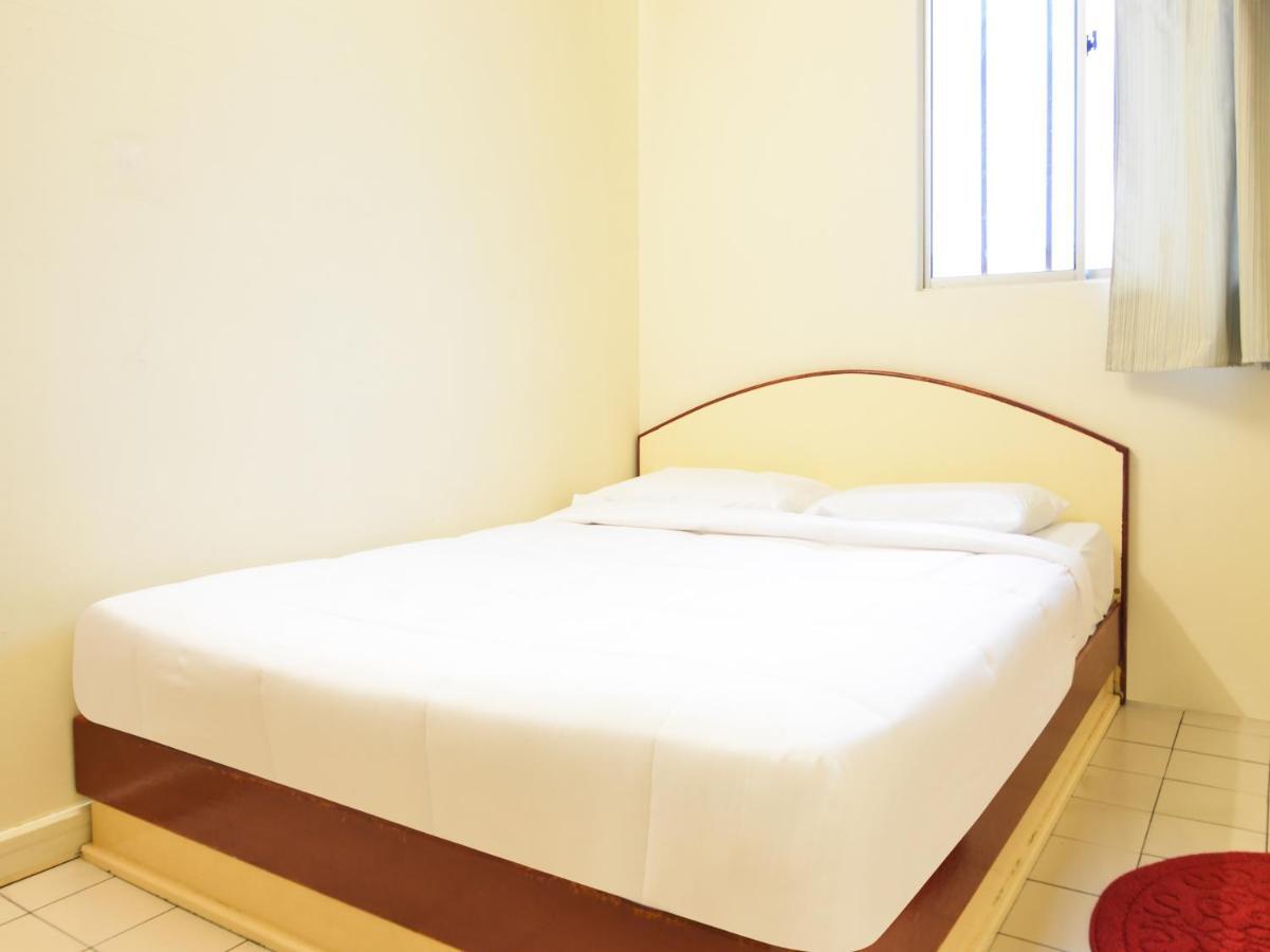 Spot On 89582 Evergreen Hotel Keningau Екстер'єр фото