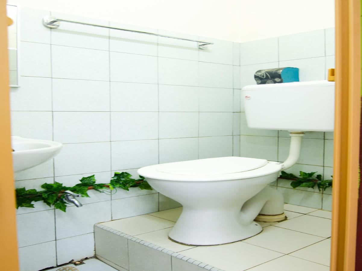 Spot On 89582 Evergreen Hotel Keningau Екстер'єр фото